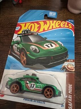 Hot Wheels Porsche 911 Rallye Toy Car - Green